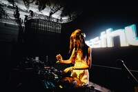 オープニングDJのnasthug。