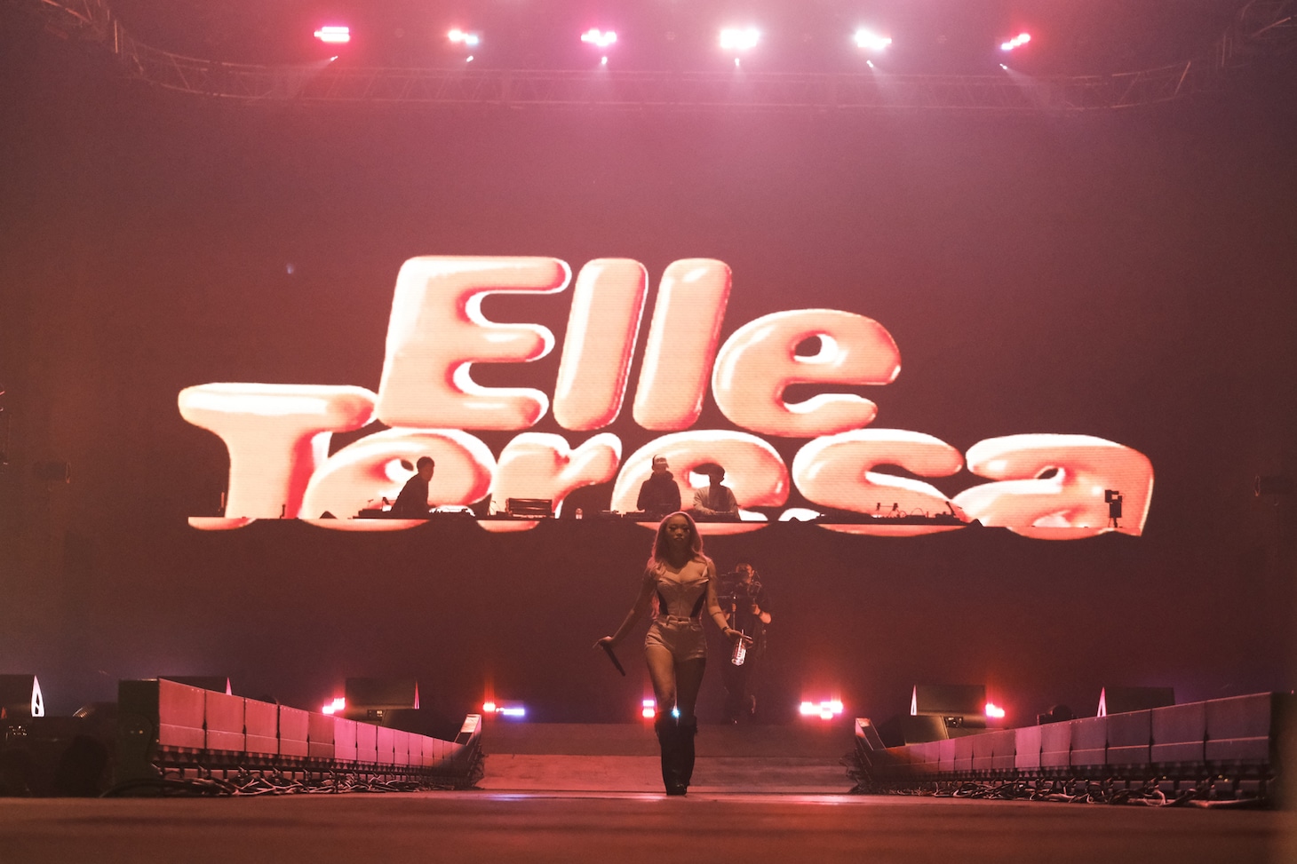 Elle Teresa