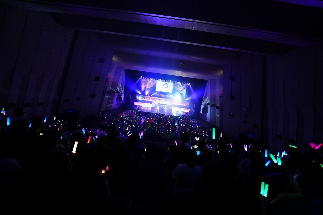 「超ときめき♡宣伝部のハートロックオンホールTOUR 2023」初日公演の様子。
