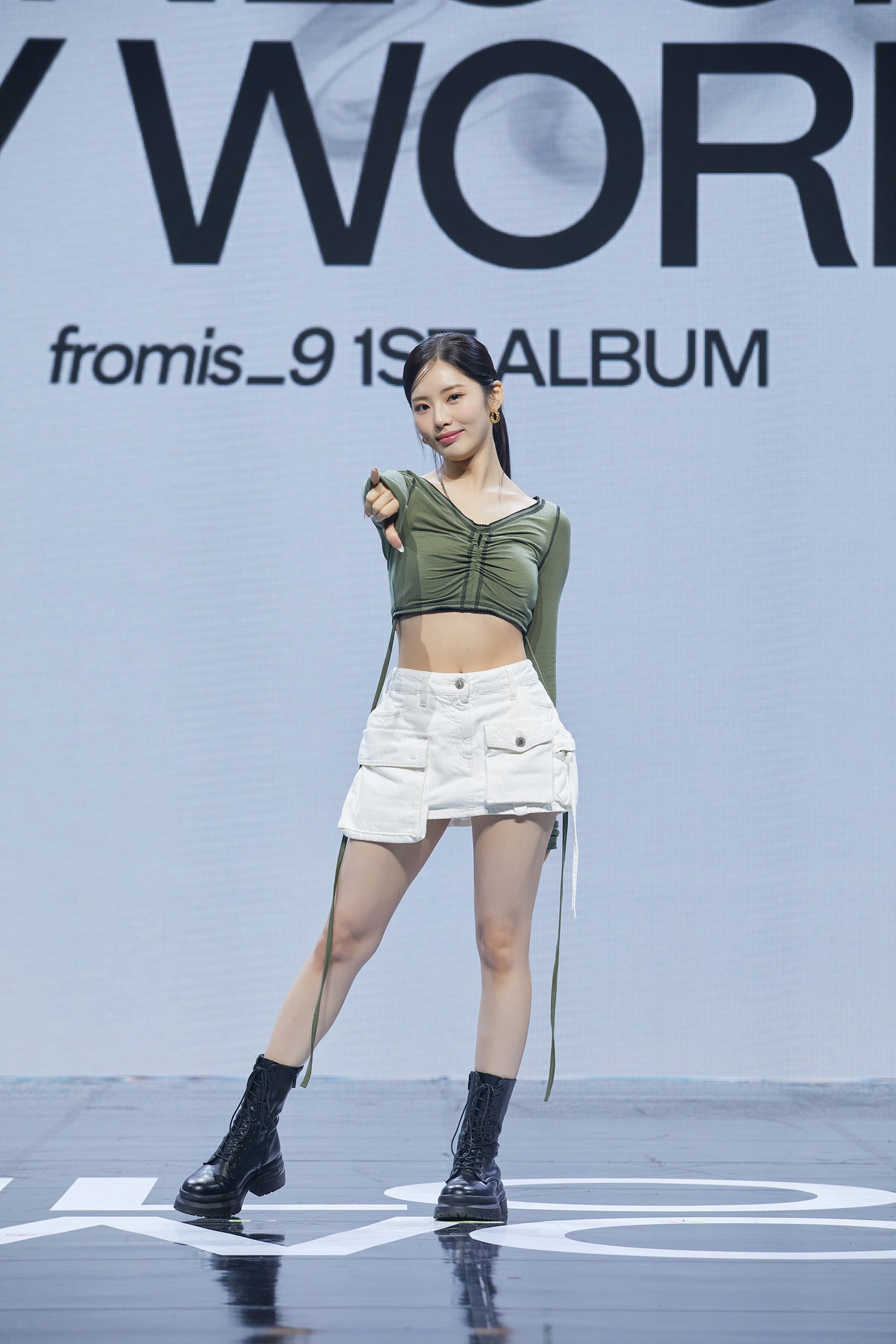 JI WON  (P)&(C) PLEDIS Entertainment
