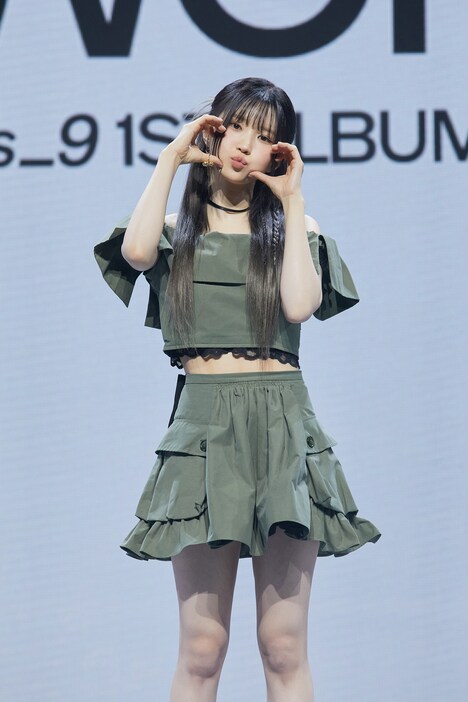 HA YOUNG  (P)&(C) PLEDIS Entertainment