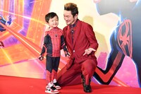 左から小川陽喜、中村獅童。