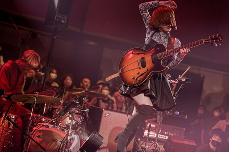 「Rei Spring Tour 2023 "versus DRUMMER" TOUR FINAL」よりRei。（撮影：上飯坂一）