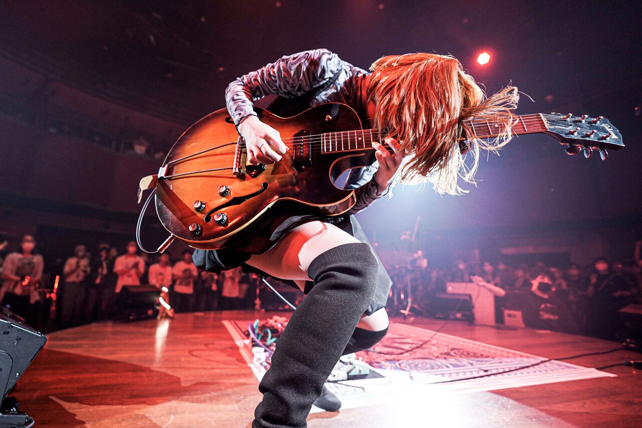 Rei VS 3人のドラマー、熱気あふれるセッションで魅せたツアーファイナル