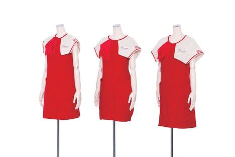 「Perfume COSTUME BOOK 2005-2020」より「NIGHT FLIGHT」2009年。 (c)文化出版局