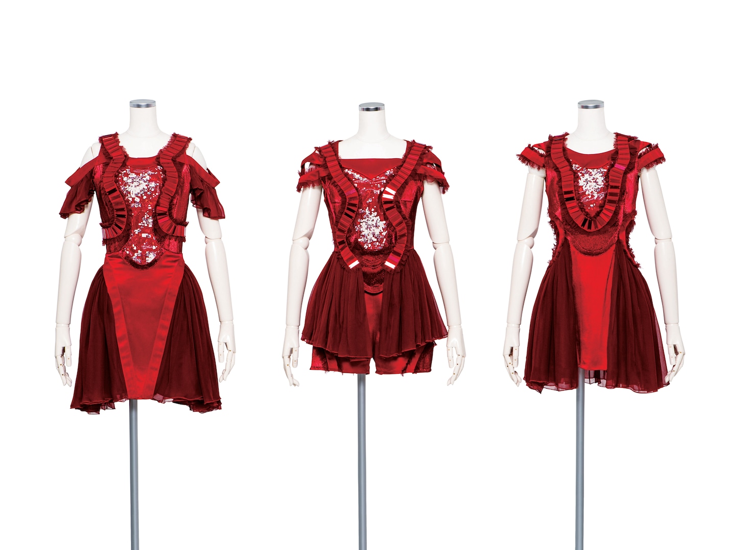 「Perfume COSTUME BOOK 2005-2020」より「Perfume Anniversary 10days 2015 PPPPPPPPPP「LIVE 3:5:6:9」」2015年。 (c)文化出版局