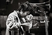 常田大希(Vo, G)(Photo by Ayumu Kosugi)
