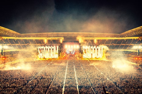 「King Gnu Stadium Live Tour 2023 CLOSING CEREMONY」日産スタジアム公演の様子。(Photo by Kosuke Ito)