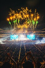 「King Gnu Stadium Live Tour 2023 CLOSING CEREMONY」日産スタジアム公演の様子。（Photo by Kosuke Ito）