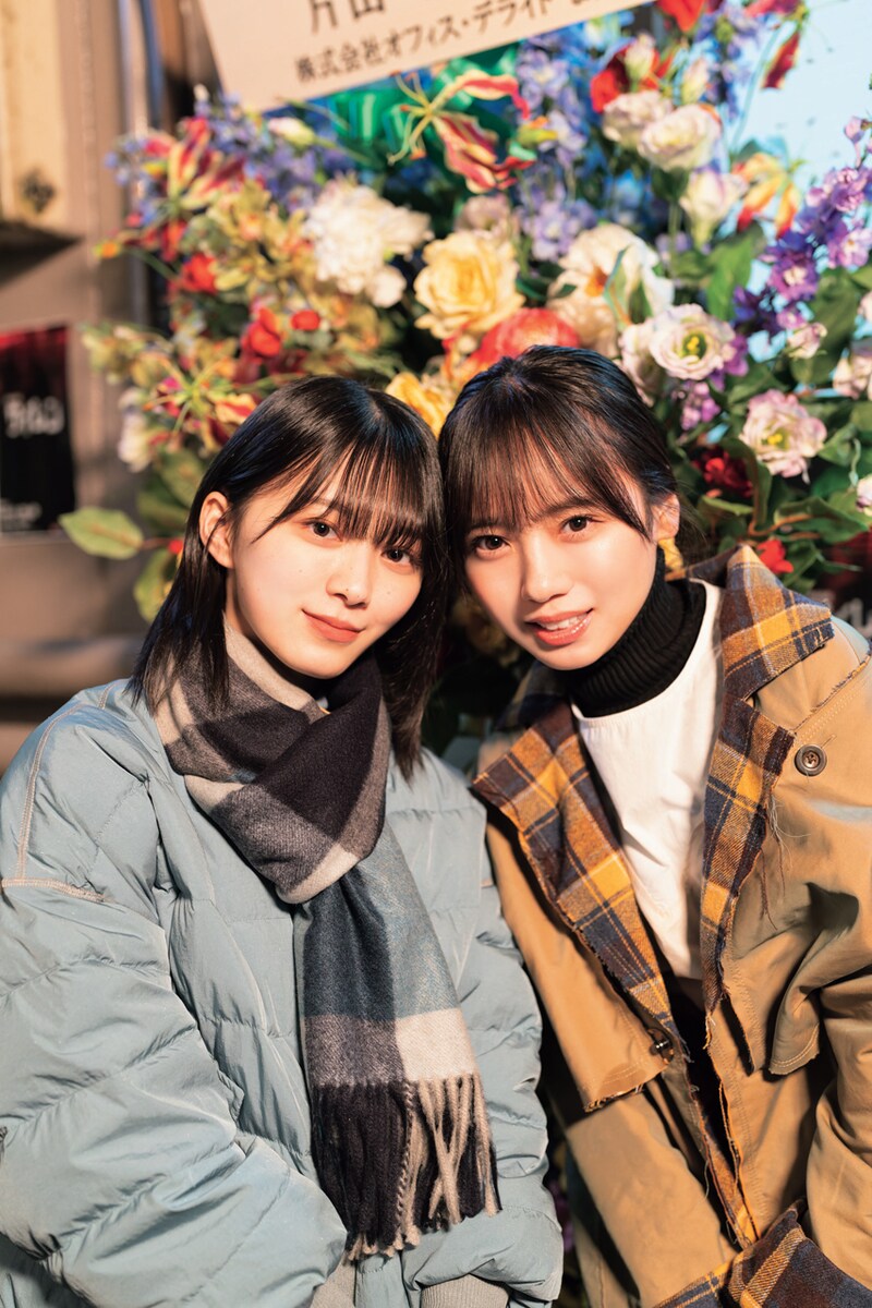 「アクトレス 公式メモリアルブック」より、左から森田ひかる（櫻坂46）、齊藤京子（日向坂46）。