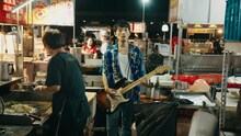 Cody・Lee(李)「在夜市再見 feat. タブゾンビ（SOIL&"PIMP"SESSIONS）」ミュージックビデオより。