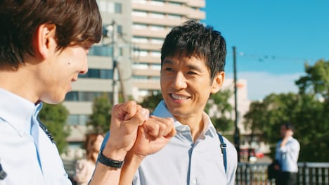 「メリット」新CM「夢中の汗」編より。