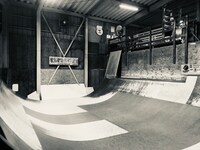 東京・ランプハウス東京の内装。