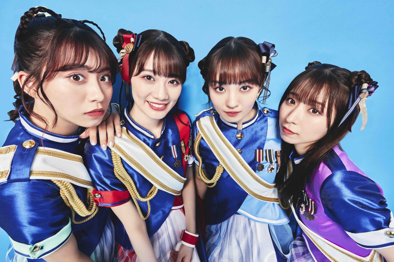 TEAM SHACHI。左から坂本遥奈、秋本帆華、咲良菜緒、大黒柚姫。