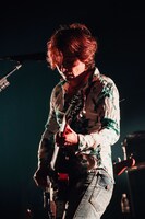 浅井健一（Vo, G）（撮影：岩佐篤樹）