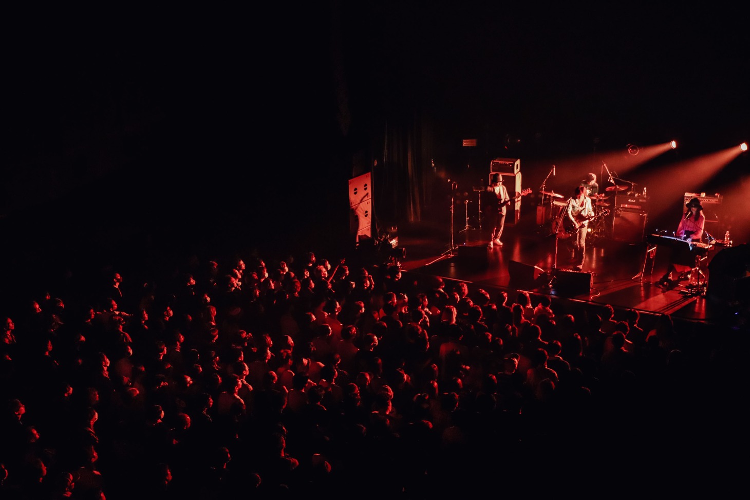 「25th ANNIVERSARY TOUR『Midnight Chocolate』」東京公演の様子。（撮影：岩佐篤樹）
