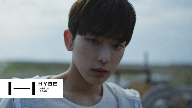 &TEAM「FIREWORK」ミュージックビデオのティザー映像より。(c)HYBE LABELS JAPAN