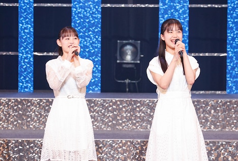 左から後藤花、下井谷幸穂。