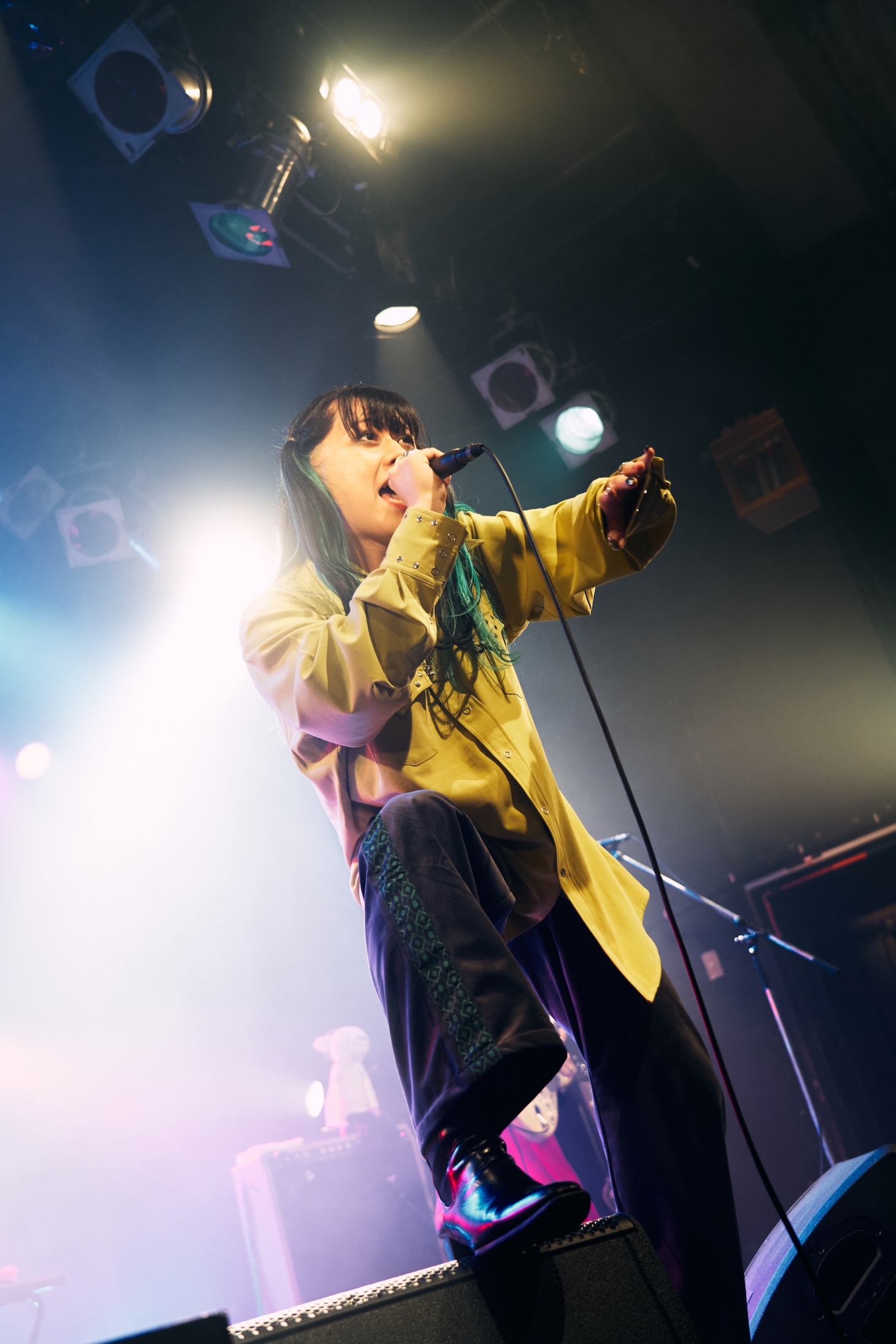 谷絹茉優（Vo）（撮影：伊藤惇）