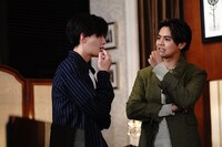 左から八木勇征（FANTASTICS from EXILE TRIBE）、片寄涼太（GENERATIONS from EXILE TRIBE）。(c)BS朝日