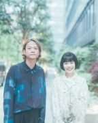 左から奇妙礼太郎、杉咲花。