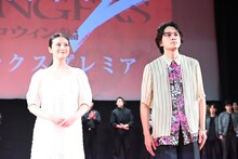 左から今田美桜、北村匠海（DISH//）。