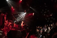 eastern youthのライブの様子。（Photo by MAYUIMI）