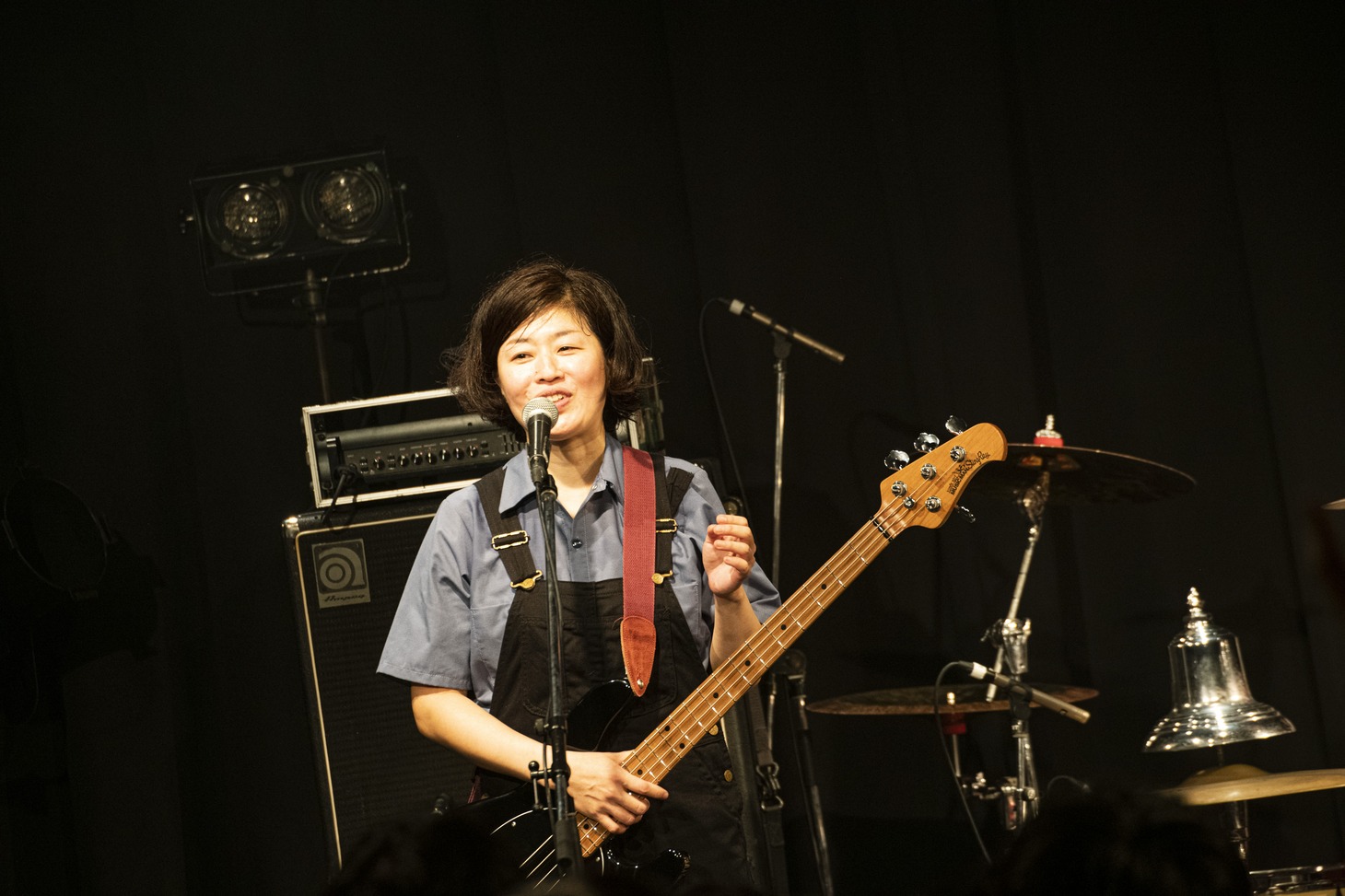村岡ゆか（B / eastern youth）（Photo by MAYUIMI）