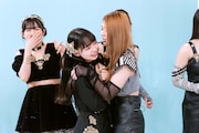 「竹内朱莉卒業直前!アンジュルム『アイノケダモノ / 同窓生』発売記念スペシャル」より。(写真:曽我美芽)
