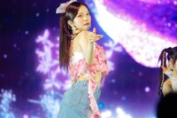 ユジン「Kep1er JAPAN CONCERT TOUR 2023 ＜FLY-BY＞」東京・国立代々木競技場第一体育館公演の様子。（撮影：上山陽介 / 木村泰之）