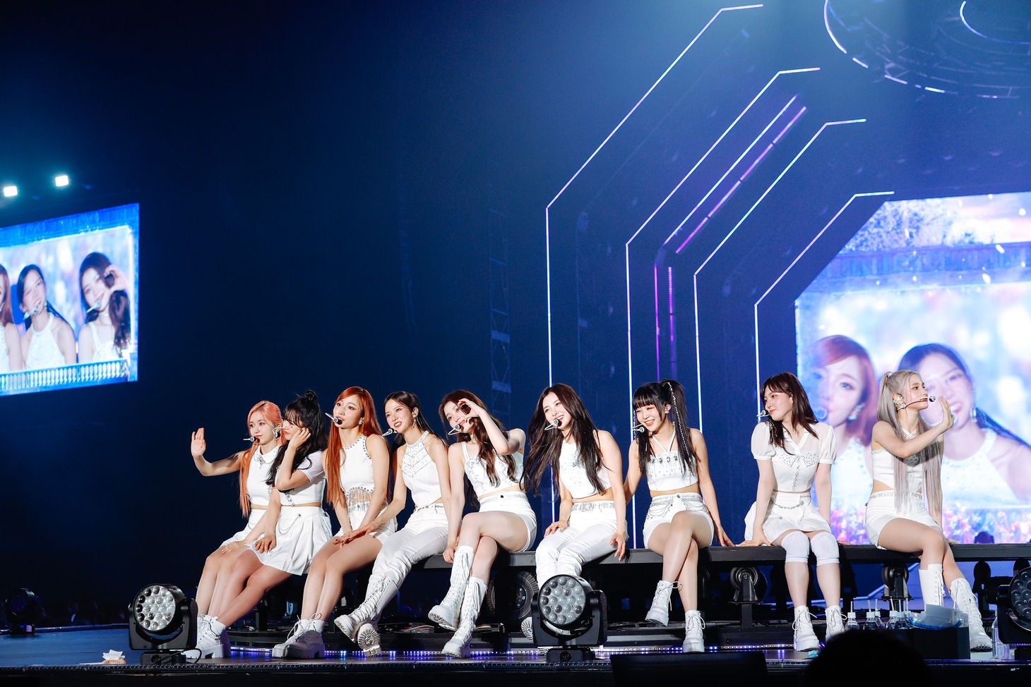 「Kep1er JAPAN CONCERT TOUR 2023 ＜FLY-BY＞」東京・国立代々木競技場第一体育館公演の様子。（撮影：上山陽介 / 木村泰之）