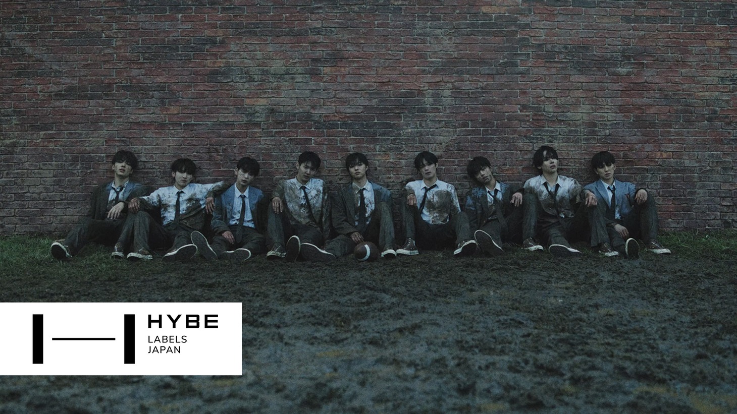 &TEAM「FIREWORK」ミュージックビデオより。(c)HYBE LABELS JAPAN