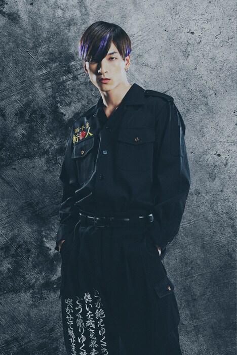 期待のルーキー・沢村良に扮する金城碧海。