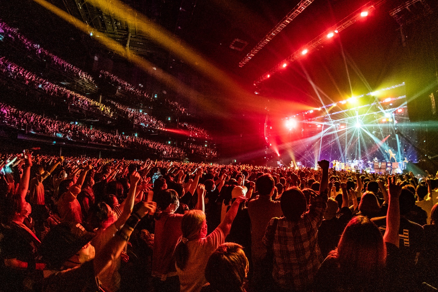 「HIGHCOMMUNICATIONS TOUR 2023 -The Ghost of GLAY-」東京ガーデンシアターの様子。（撮影：岡田裕介）