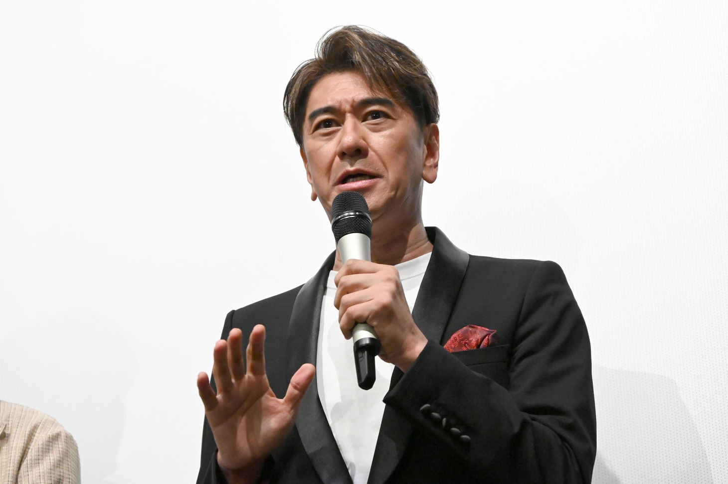 川崎麻世