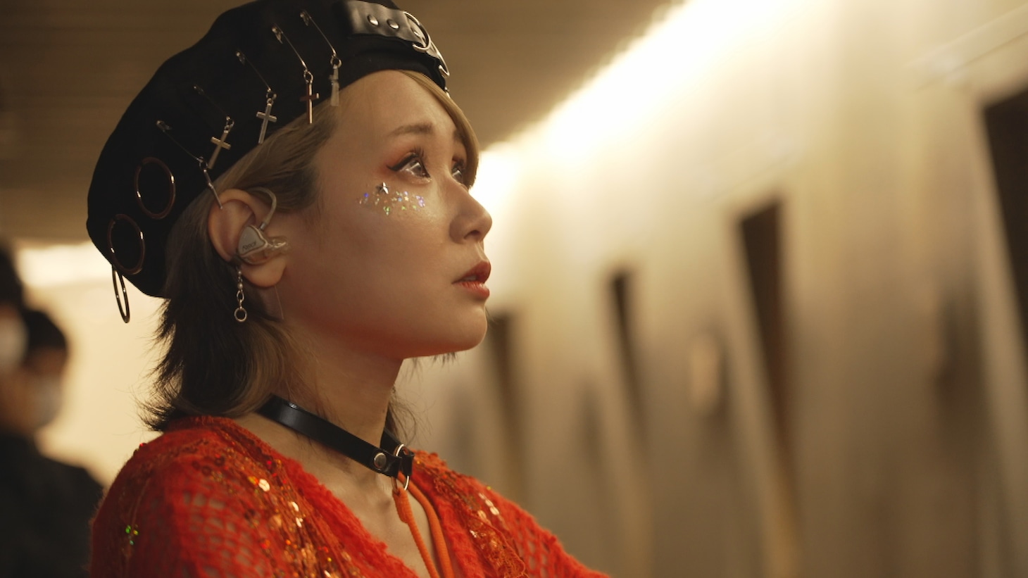 NHK総合「知るしん 大嫌いだけど、大好きな場所で～アーティストReol 故郷で歌う～」より。（写真提供：NHK）