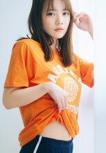 乃木坂46 田村真佑1st写真集「恋に落ちた瞬間」より。（撮影：藤原宏［Pygmy Company］）