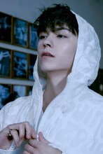 VERNON（SEVENTEEN）