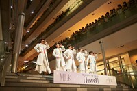 M!LK（撮影：斎藤大嗣）