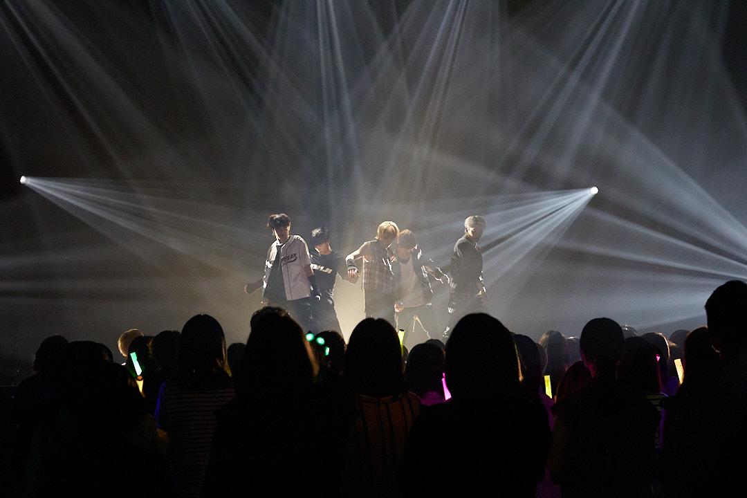 「5th LIVE TOUR 『ダンス! ダンス!! ダンス!!!』」の様子。