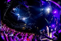 a flood of circle「花降る空に不滅の歌を」Zepp Shinjuku（TOKYO）公演の様子。（Photo by Viola Kam [V'z Twinkle]）