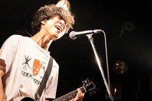 locofrankの森勇介（G, Vo）。（Photo by Kanade Nishikata）