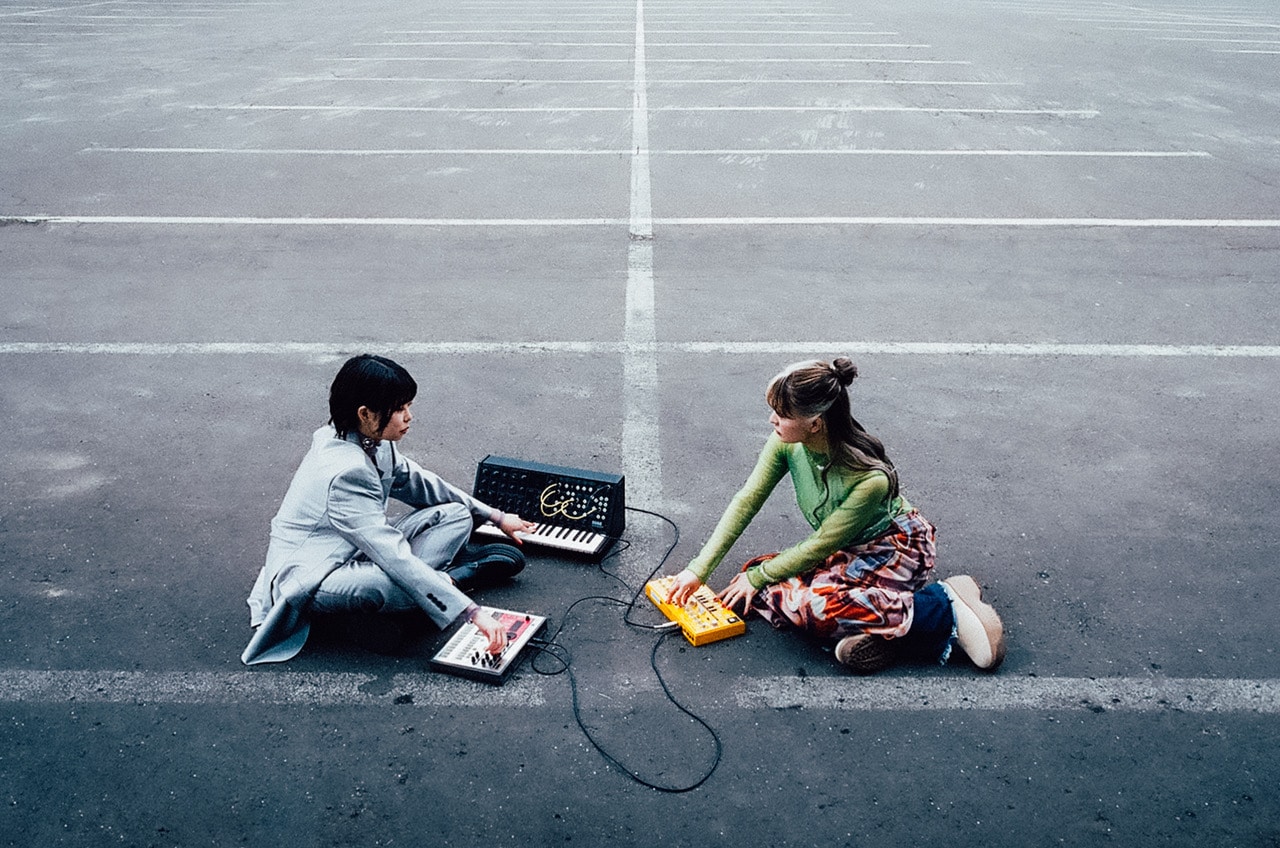 LAUSBUBがパーソナリティのラジオ番組スタート、音楽制作の手法が明かされる