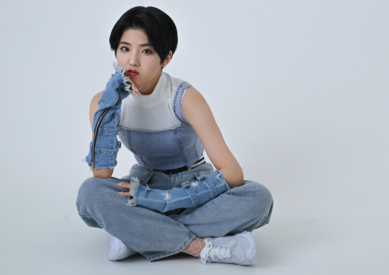 AMEFURASSHI小島はな、強豪ぞろいの大喜利イベント「徒手空拳」で見事優勝果たす