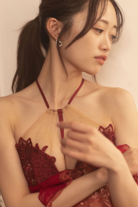 中井りか（NGT48）卒業記念写真集「好きでした」より。