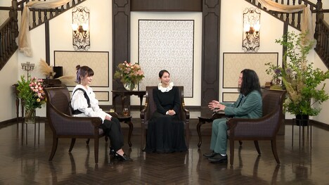 左から吉澤嘉代子、吉岡里帆、又吉直樹（ピース）。(c)フジテレビ