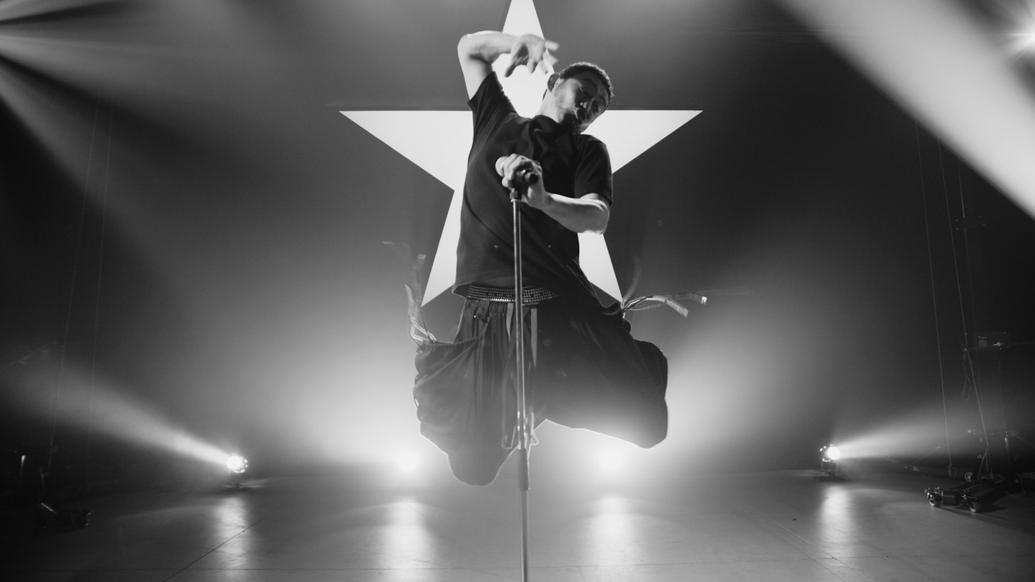 TOSHI-LOW（BRAHMAN、OAU）