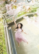 久保史緒里(乃木坂46)1st写真集「交差点」紀伊國屋限定版裏表紙(撮影:細居幸次郎)