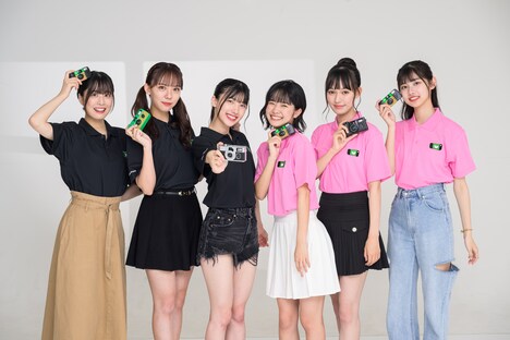 「写ルンです」を持つukka。