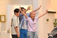 「UVERworld ROOM～やけにチャイムの鳴る夜～」第1回より。 (c)テレビ朝日